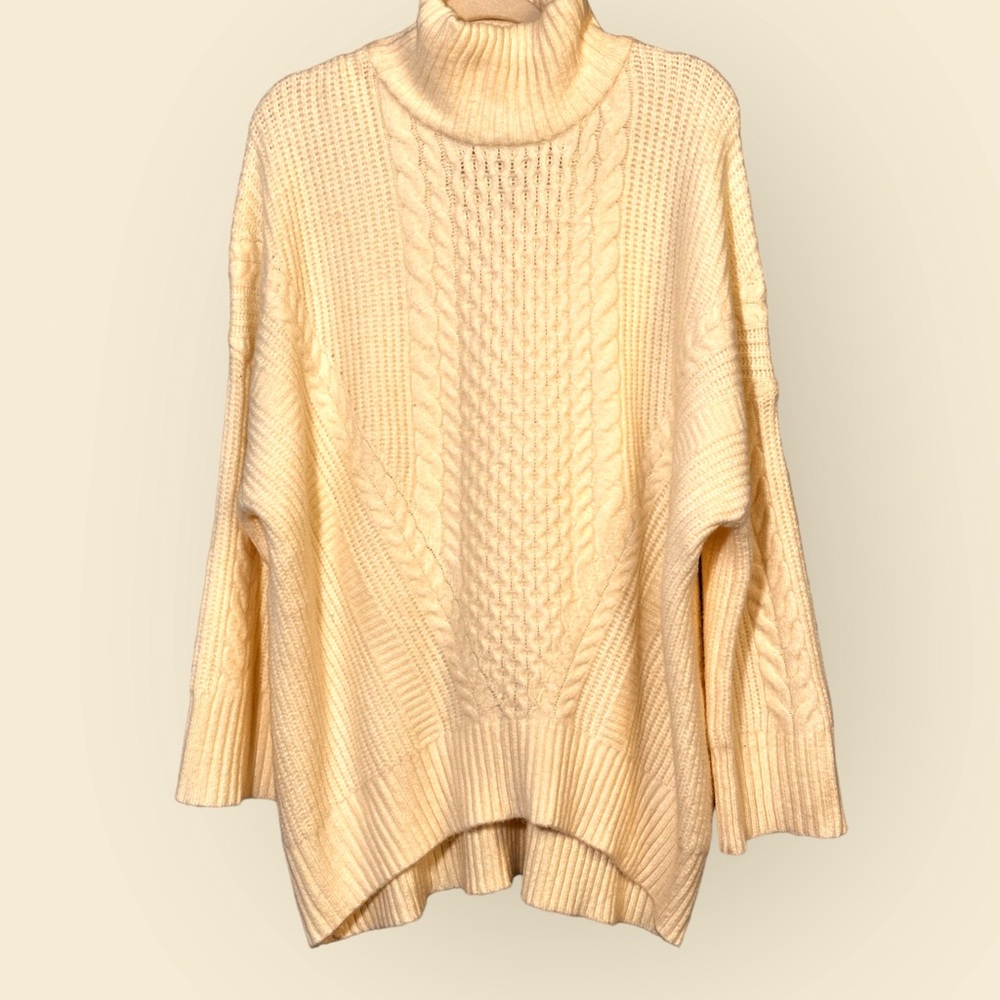 Express oversized‎ off white NWOT med turtleneck cableknit sweater cottage chic